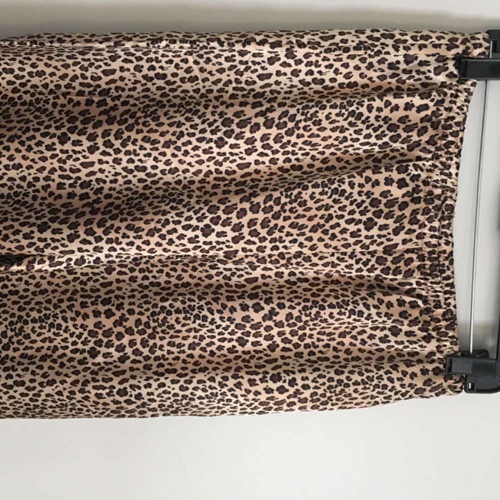 ❌SOLD❌Vintage Leopard print satin pajama pants small - Picture 2 of 3
